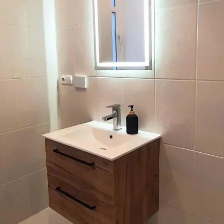 Hostel Stacja Jezyce #b Poznań
