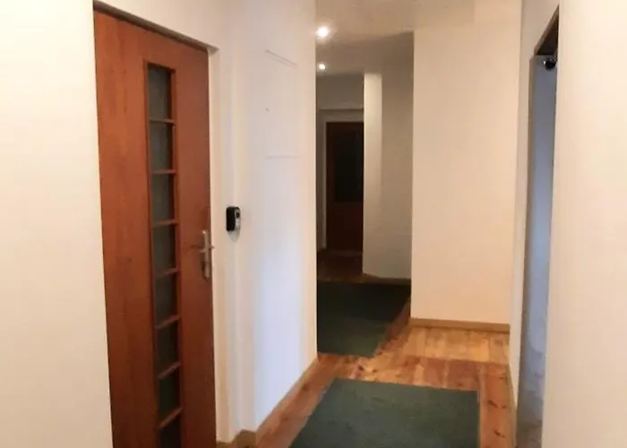 호스텔 Stacja Jezyce #3 *